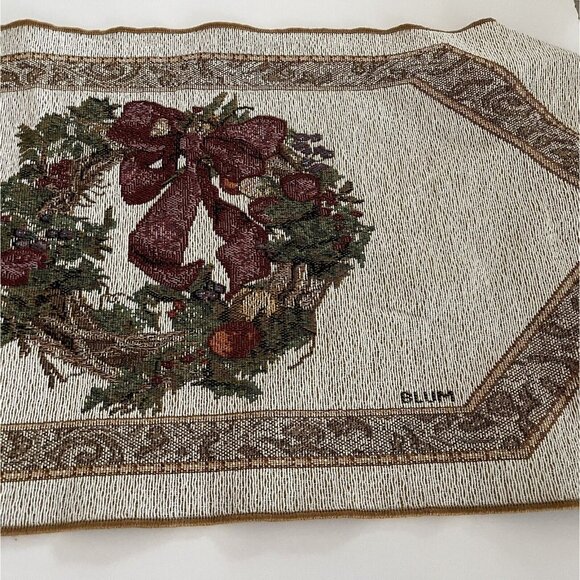 Christmas Wreath Tapestry Table Runner Cheri Blum Gold Tassels USA Made 72" x 13 - Picture 13 of 15